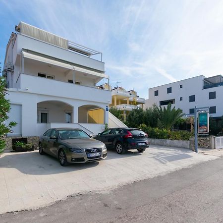 Apartments By The Sea Mandre, Pag - 4093 Kolan Exteriör bild