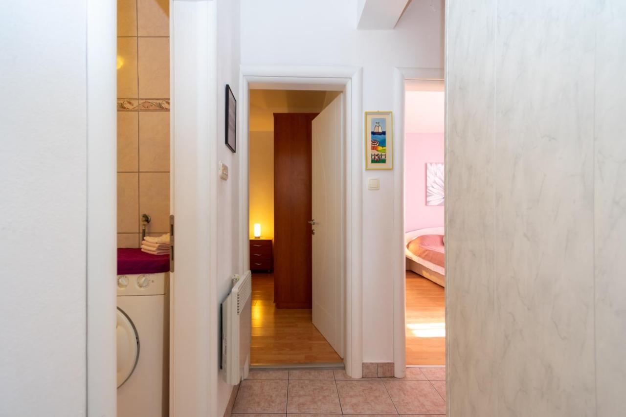Apartments By The Sea Mandre, Pag - 4093 Kolan Exteriör bild