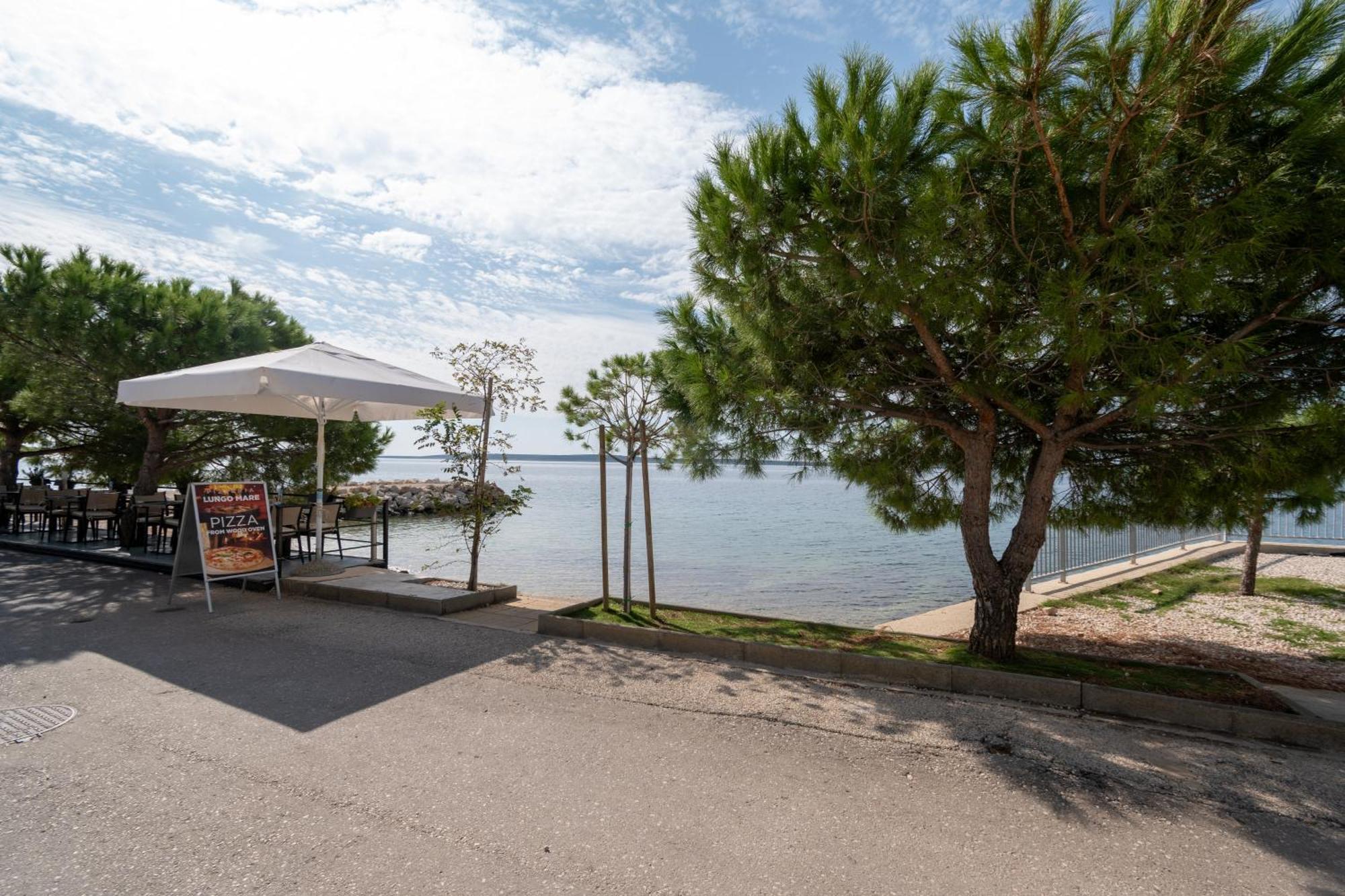 Apartments By The Sea Mandre, Pag - 4093 Kolan Exteriör bild