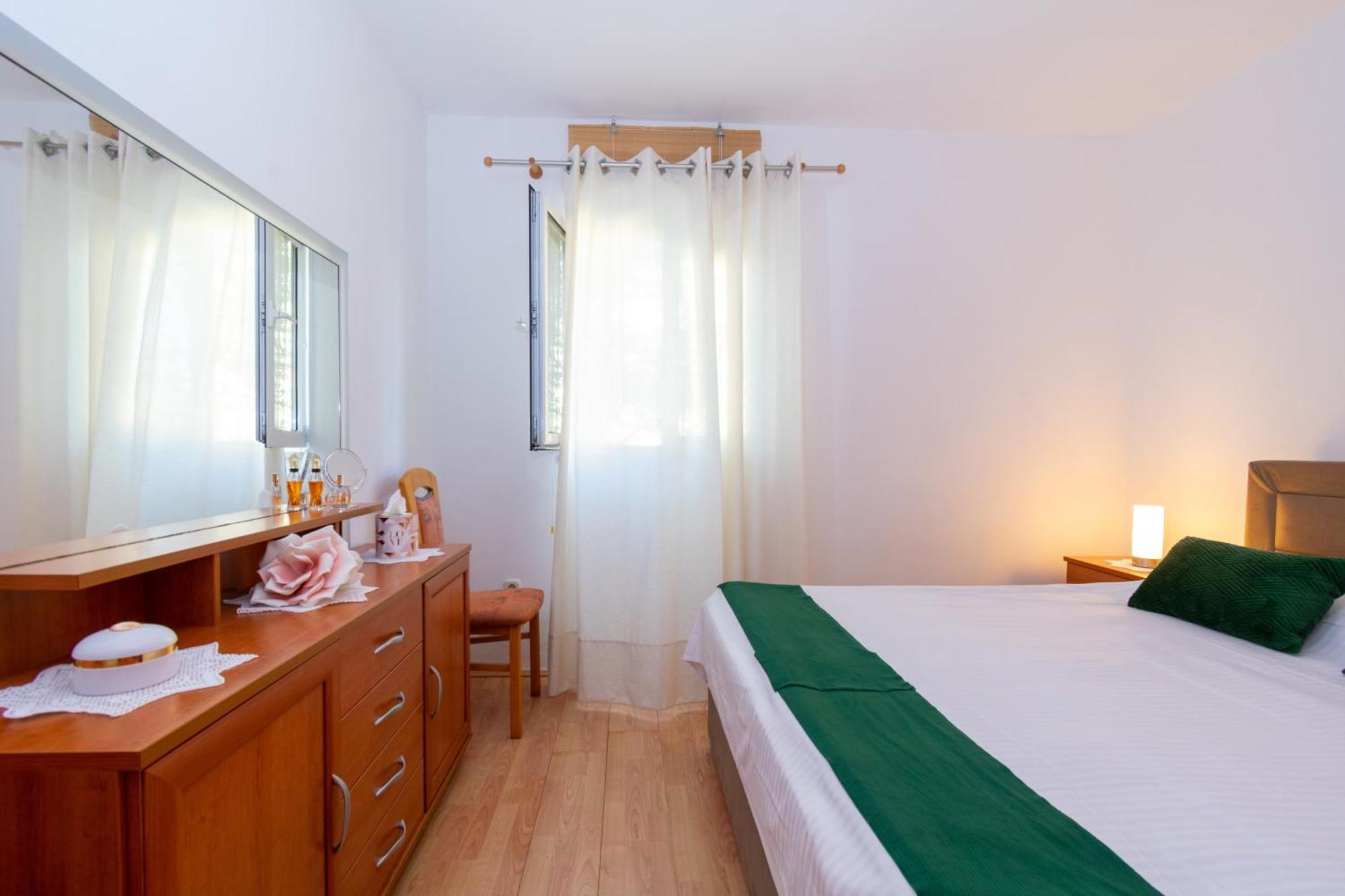 Apartments By The Sea Mandre, Pag - 4093 Kolan Rum bild